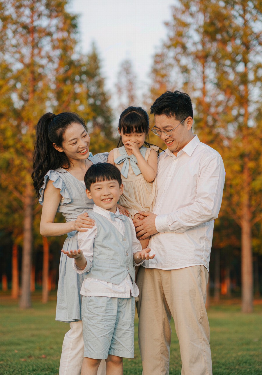 户外草坪 · 全家出游