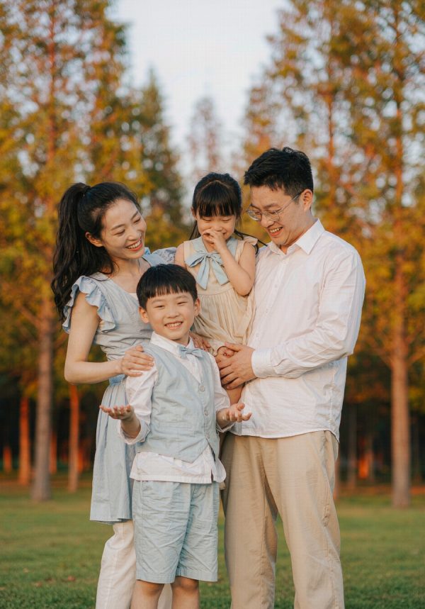 户外草坪 · 全家出游